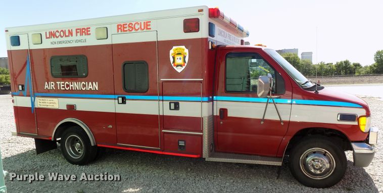 image for item DG2612 2000 Ford Econoline E450 Super Duty  ambulance