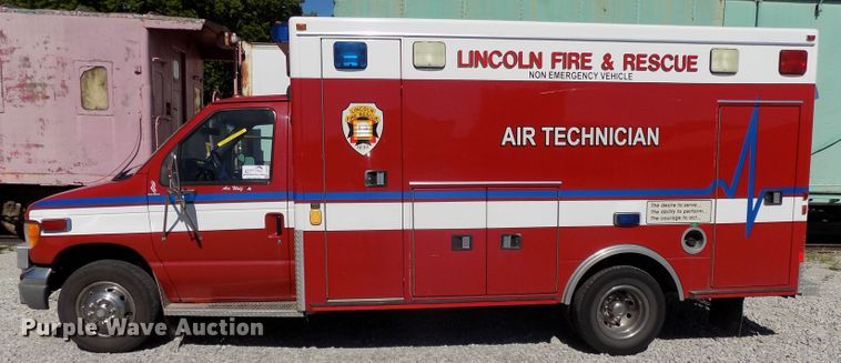 image for item DG2612 2000 Ford Econoline E450 Super Duty  ambulance
