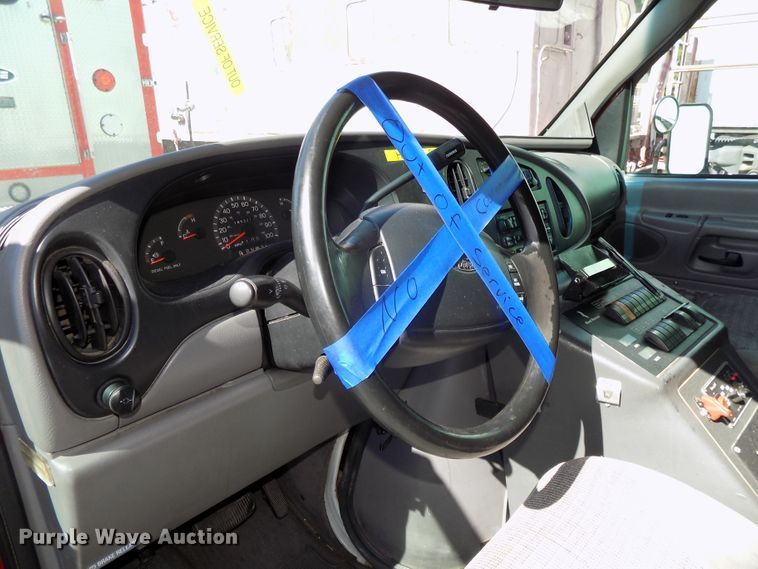 image for item DG2612 2000 Ford Econoline E450 Super Duty  ambulance