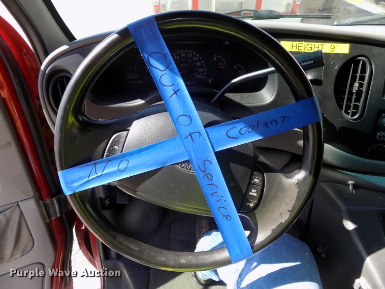 image for item DG2612 2000 Ford Econoline E450 Super Duty  ambulance