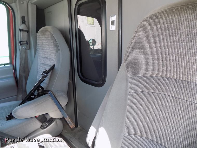 image for item DG2612 2000 Ford Econoline E450 Super Duty  ambulance