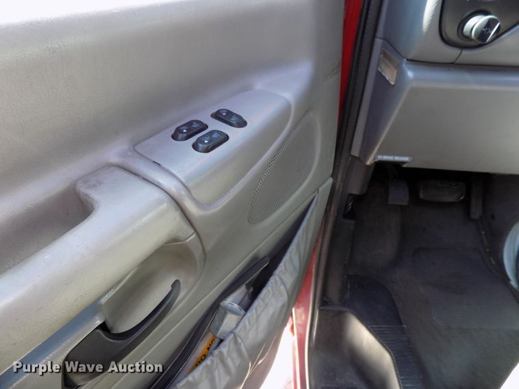 image for item DG2612 2000 Ford Econoline E450 Super Duty  ambulance