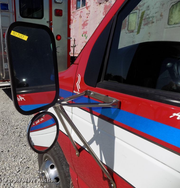 image for item DG2612 2000 Ford Econoline E450 Super Duty  ambulance