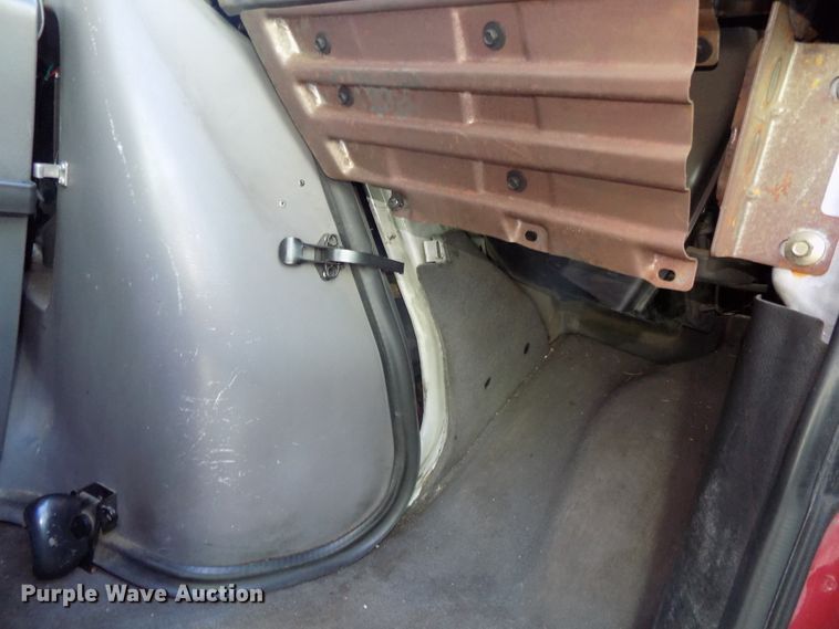 image for item DG2612 2000 Ford Econoline E450 Super Duty  ambulance