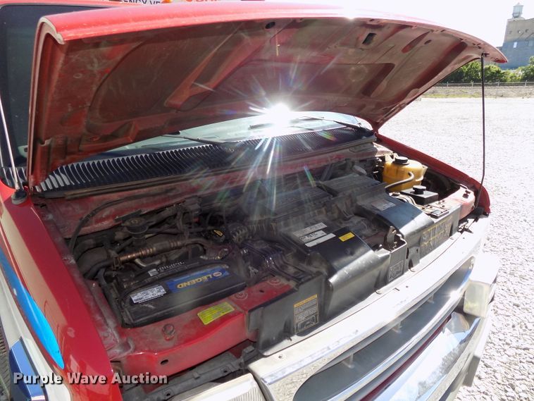 image for item DG2612 2000 Ford Econoline E450 Super Duty  ambulance