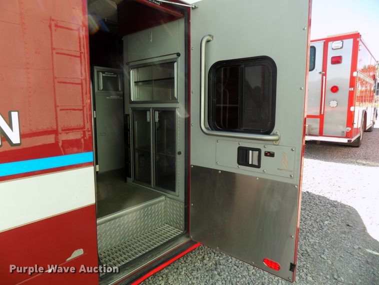 image for item DG2612 2000 Ford Econoline E450 Super Duty  ambulance