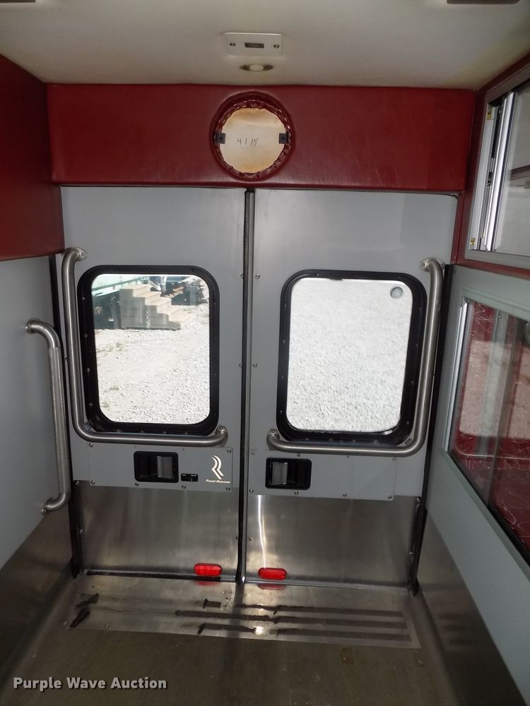 image for item DG2612 2000 Ford Econoline E450 Super Duty  ambulance