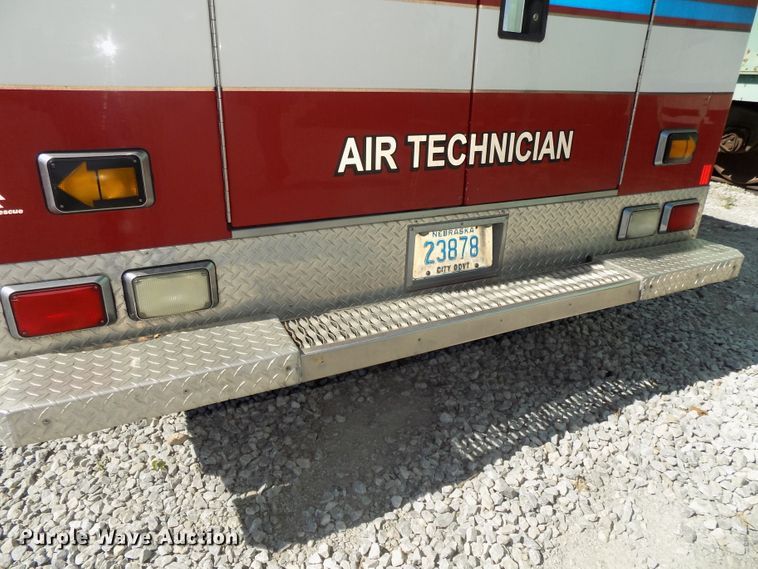 image for item DG2612 2000 Ford Econoline E450 Super Duty  ambulance