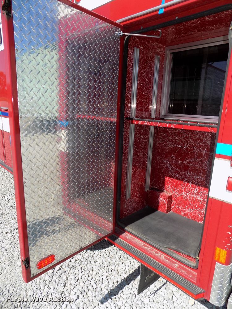 image for item DG2612 2000 Ford Econoline E450 Super Duty  ambulance