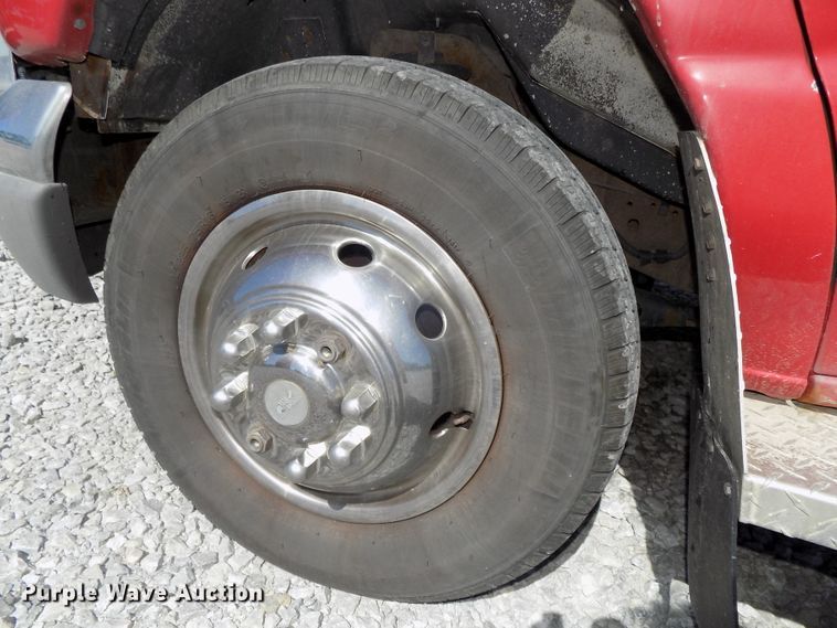 image for item DG2612 2000 Ford Econoline E450 Super Duty  ambulance