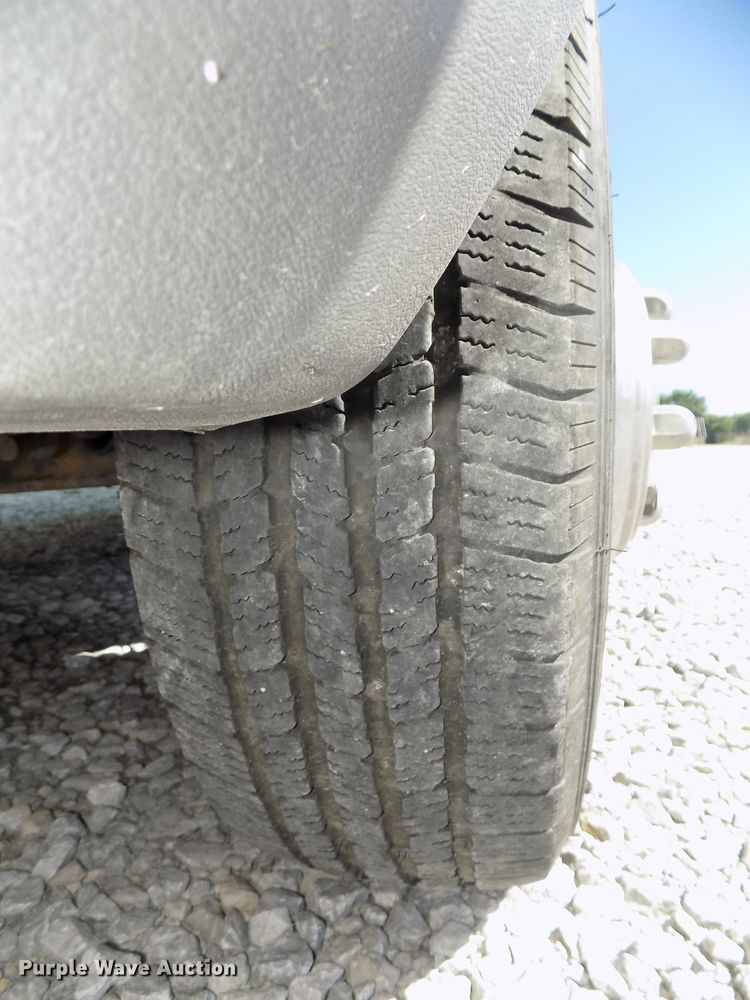 image for item DG2612 2000 Ford Econoline E450 Super Duty  ambulance