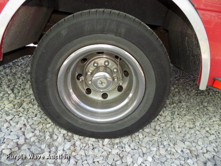 image for item DG2612 2000 Ford Econoline E450 Super Duty  ambulance