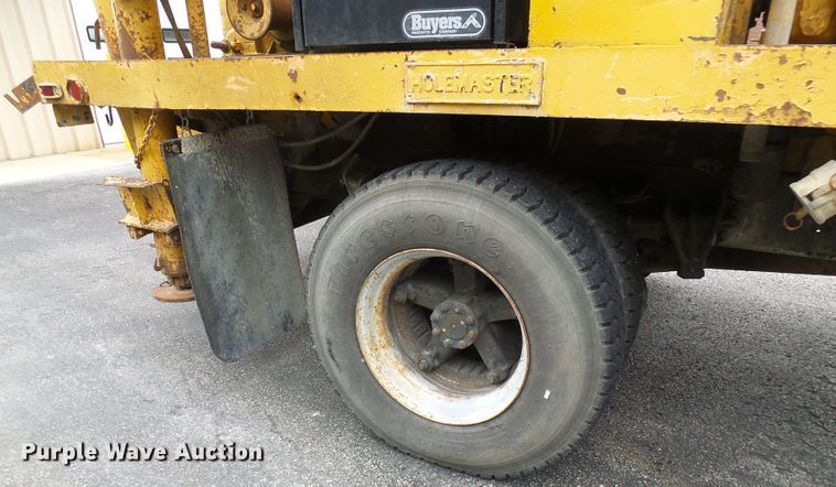 image for item DG5738 1993 International 4900  drilling rig truck