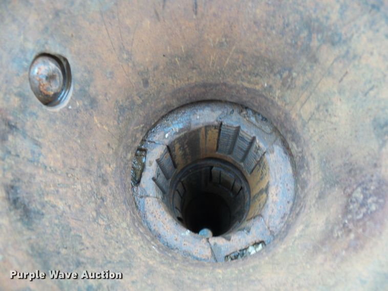 image for item DG5738 1993 International 4900  drilling rig truck