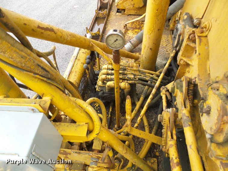 image for item DG5738 1993 International 4900  drilling rig truck