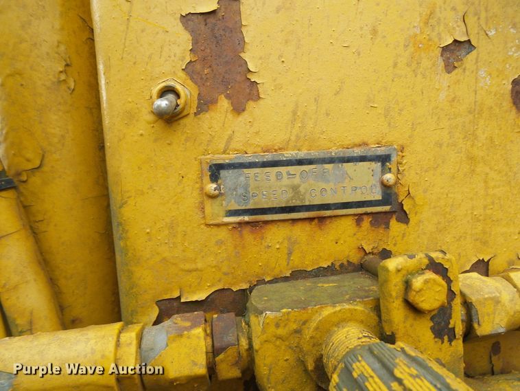 image for item DG5738 1993 International 4900  drilling rig truck