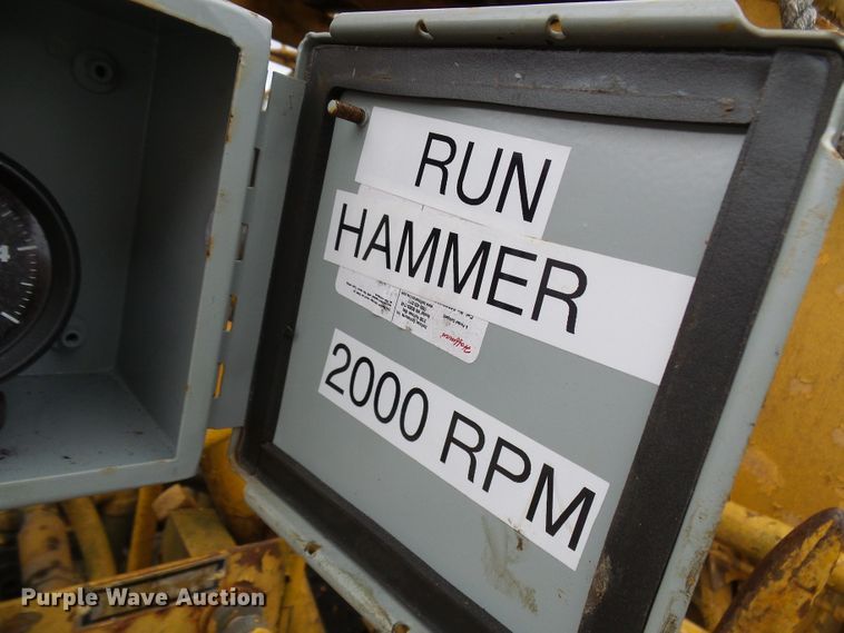 image for item DG5738 1993 International 4900  drilling rig truck