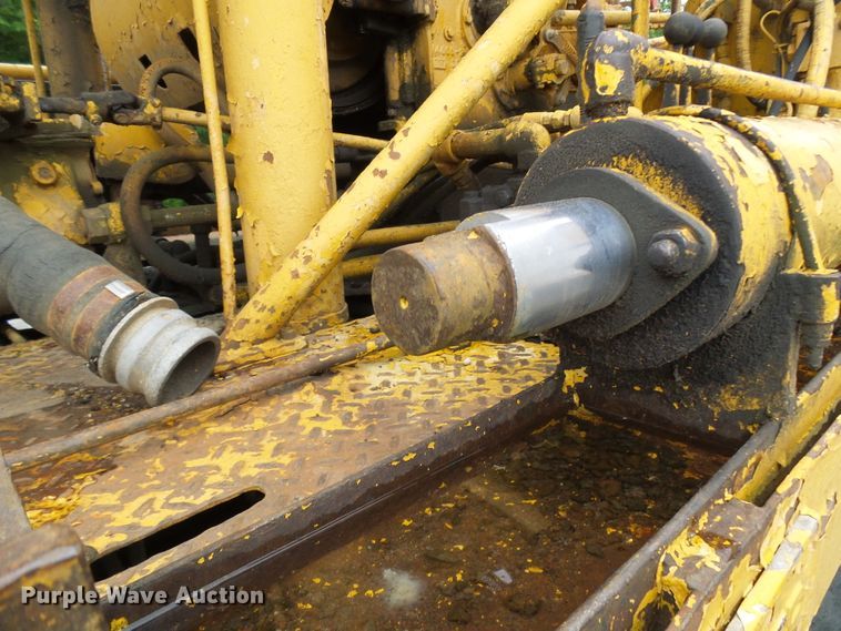 image for item DG5738 1993 International 4900  drilling rig truck