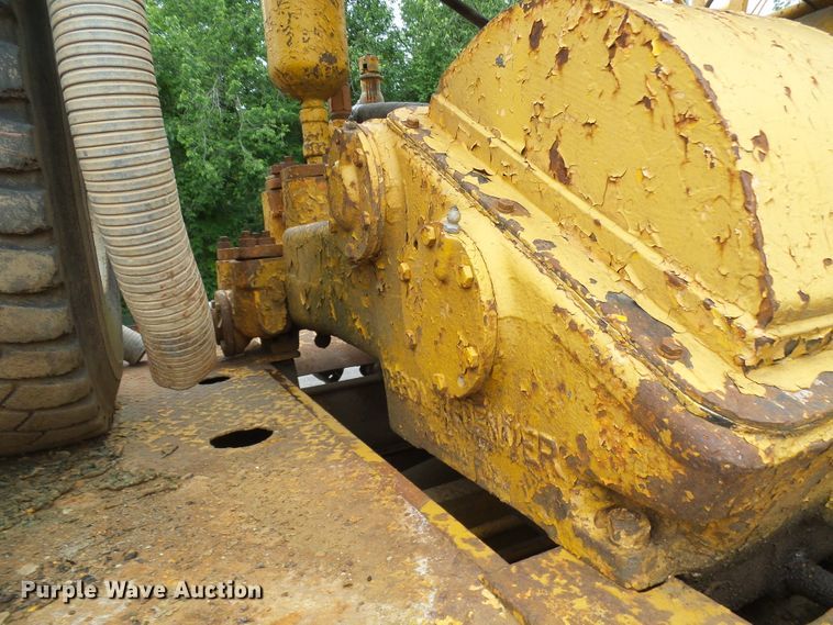 image for item DG5738 1993 International 4900  drilling rig truck