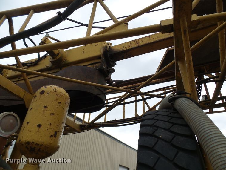 image for item DG5738 1993 International 4900  drilling rig truck