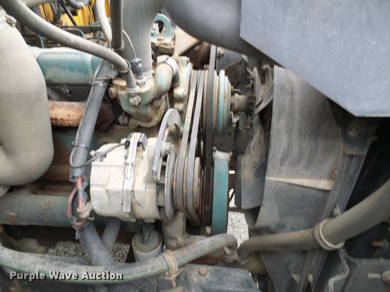 image for item DG5738 1993 International 4900  drilling rig truck