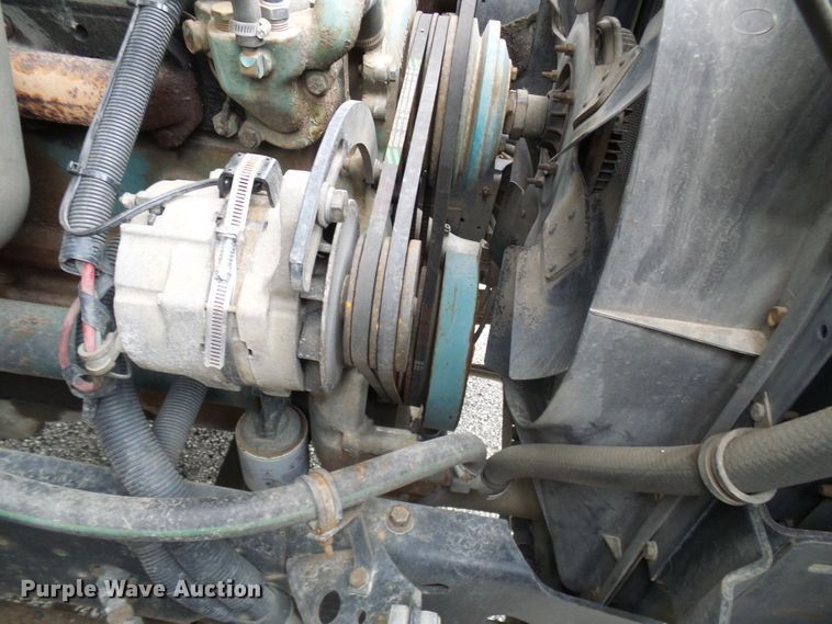 image for item DG5738 1993 International 4900  drilling rig truck