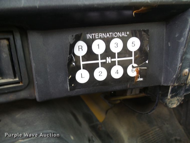 image for item DG5738 1993 International 4900  drilling rig truck