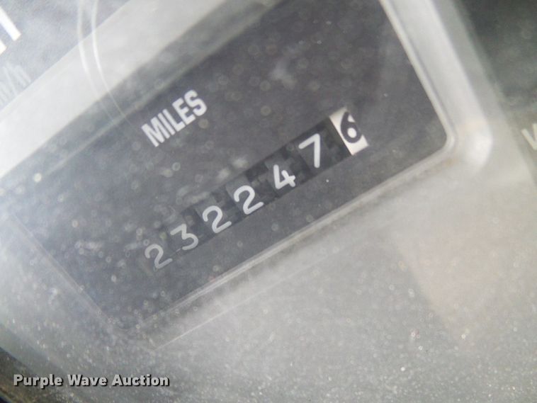 image for item DG5738 1993 International 4900  drilling rig truck