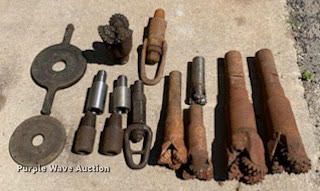 image for item DG5738 1993 International 4900  drilling rig truck