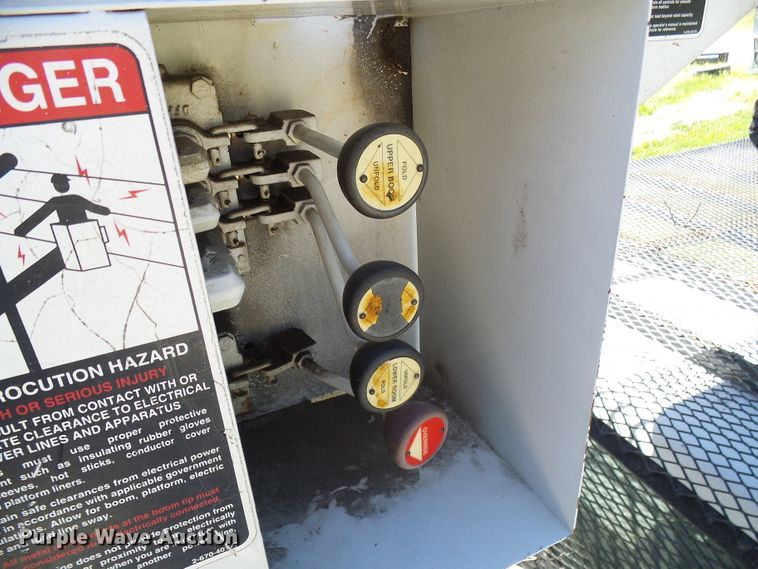 image for item DG5740 1996 GMC TopKick C6500  forestry bucket truck