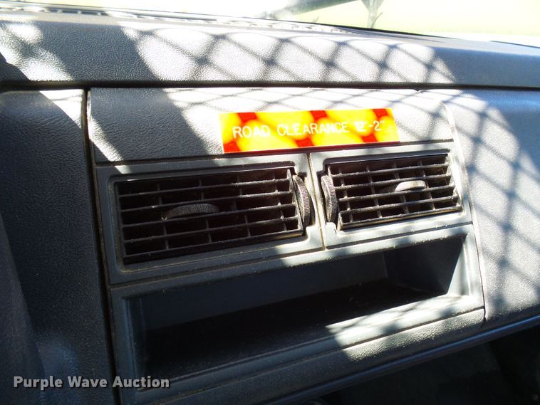 image for item DG5740 1996 GMC TopKick C6500  forestry bucket truck