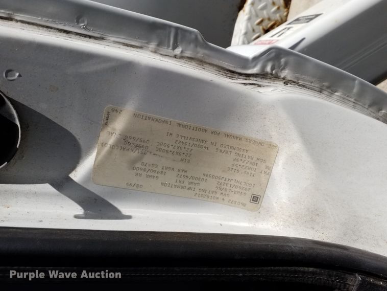 image for item DG5740 1996 GMC TopKick C6500  forestry bucket truck