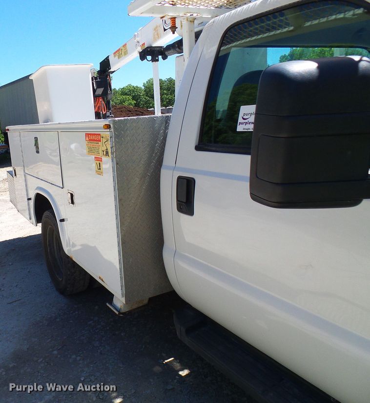 image for item DG5741 2008 Ford F550 Super Duty  bucket truck