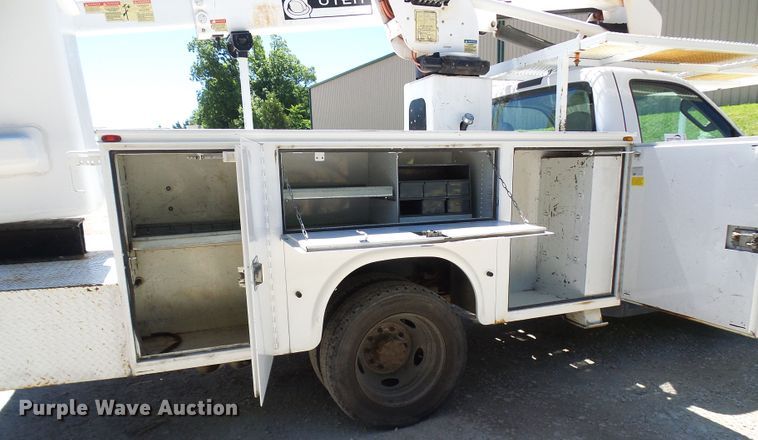 image for item DG5741 2008 Ford F550 Super Duty  bucket truck