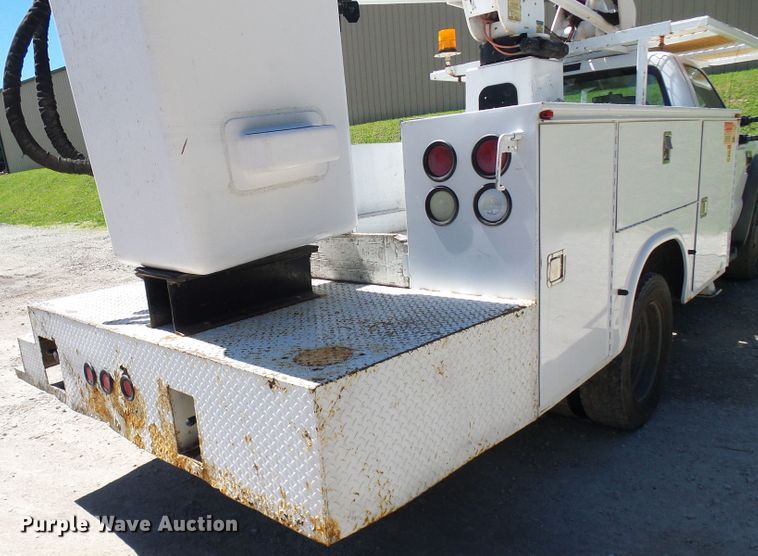 image for item DG5741 2008 Ford F550 Super Duty  bucket truck