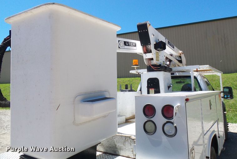 image for item DG5741 2008 Ford F550 Super Duty  bucket truck