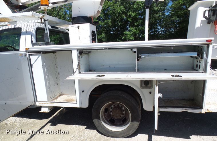 image for item DG5741 2008 Ford F550 Super Duty  bucket truck