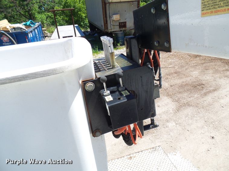 image for item DG5741 2008 Ford F550 Super Duty  bucket truck