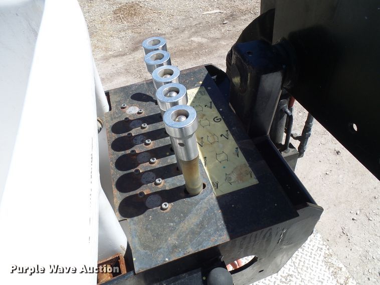 image for item DG5741 2008 Ford F550 Super Duty  bucket truck