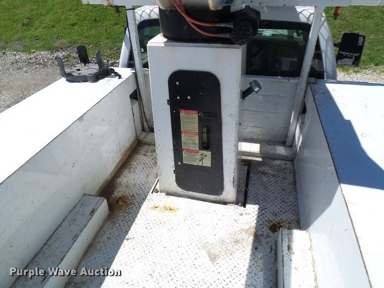 image for item DG5741 2008 Ford F550 Super Duty  bucket truck