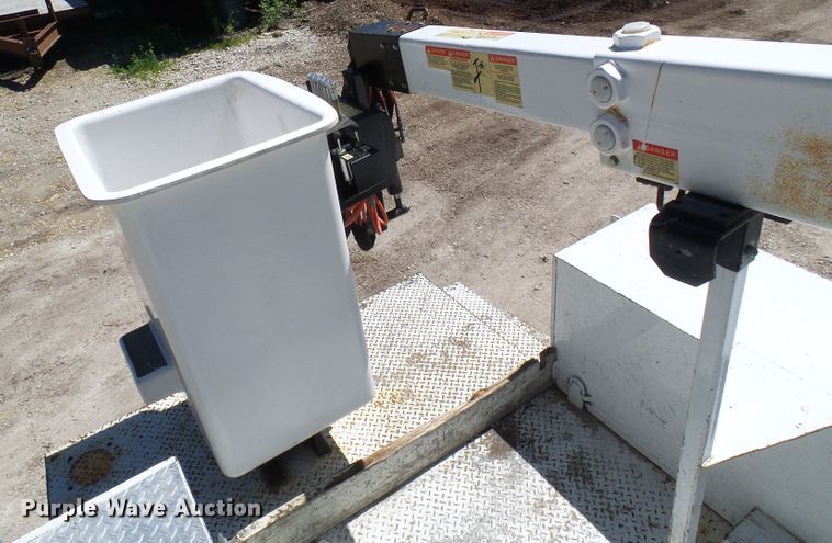 image for item DG5741 2008 Ford F550 Super Duty  bucket truck