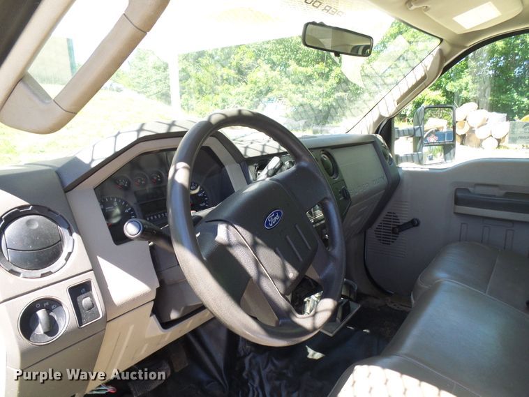 image for item DG5741 2008 Ford F550 Super Duty  bucket truck