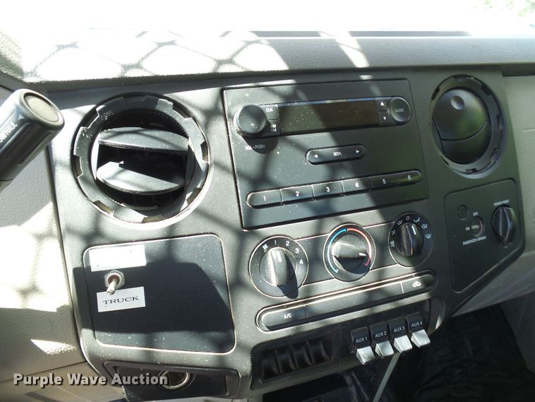 image for item DG5741 2008 Ford F550 Super Duty  bucket truck