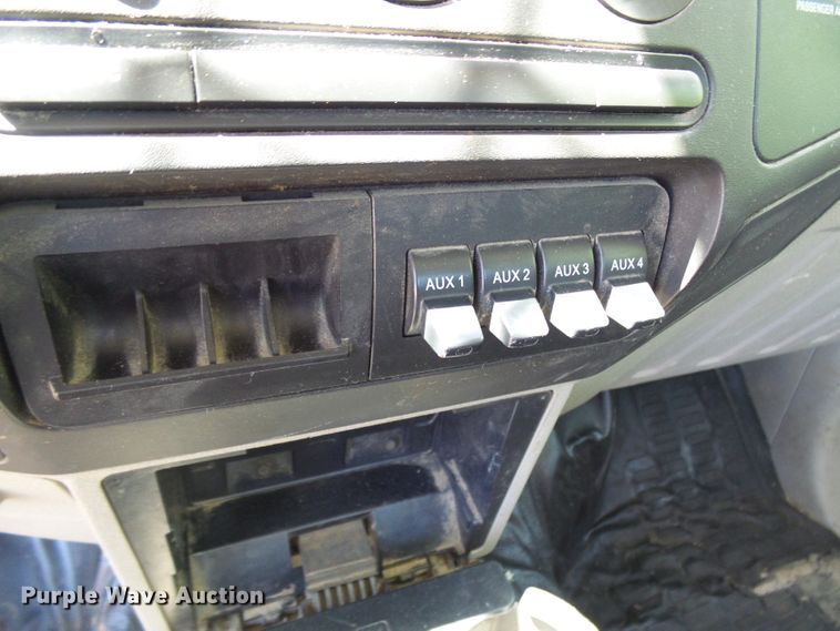 image for item DG5741 2008 Ford F550 Super Duty  bucket truck