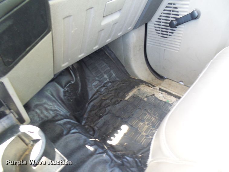 image for item DG5741 2008 Ford F550 Super Duty  bucket truck