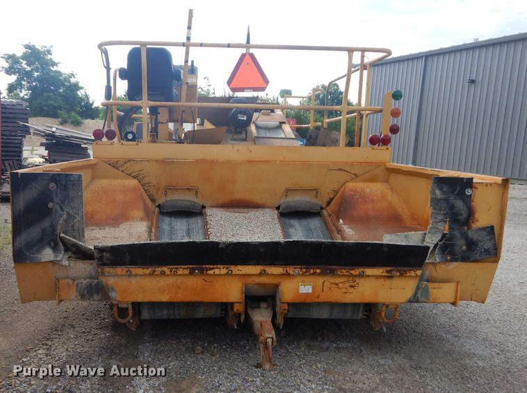 image for item DH4471 2001 Etnyre 2WD  chip spreader