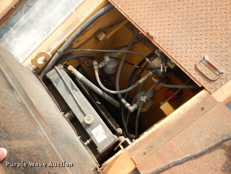 image for item DH4471 2001 Etnyre 2WD  chip spreader