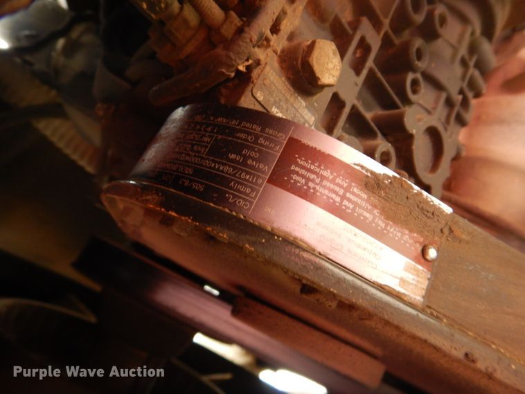 image for item DH4471 2001 Etnyre 2WD  chip spreader