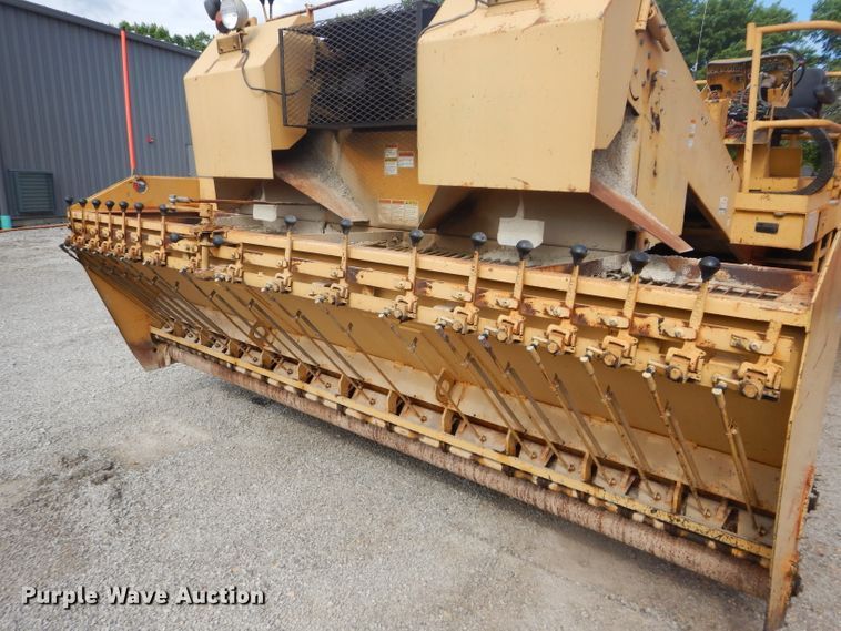 image for item DH4471 2001 Etnyre 2WD  chip spreader