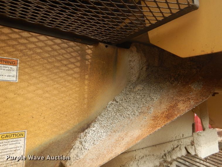 image for item DH4471 2001 Etnyre 2WD  chip spreader